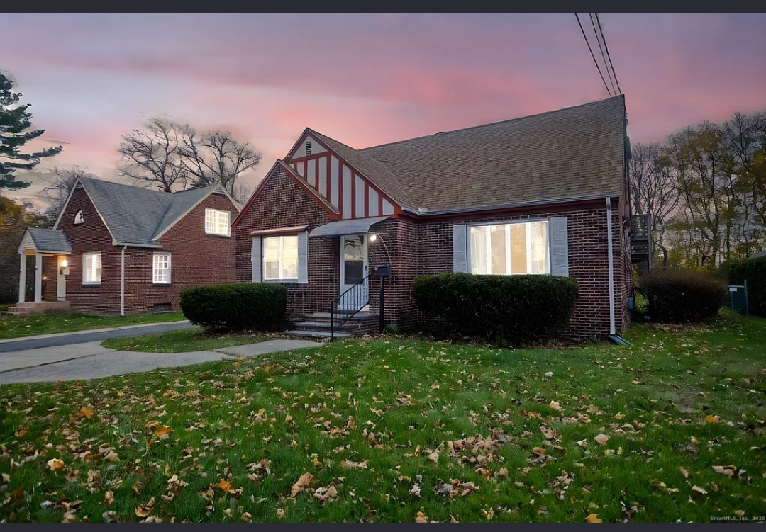 CHARMIMG BRICK CAPE HOMES